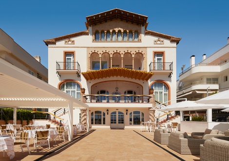 Main facade Hotel Casa Vilella Sitges